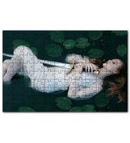 Cakapuzzle Nilüferler Arasında Yatan Kadın ve Kılıcı Puzzle Yapboz MDF (Ahşap) (500 Parça)