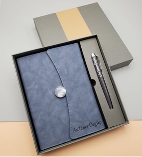 Yeni Model Kutulu Defter Kalem Hediye Seti & Kişiye Özel İsim Baskili Deri Defter - İş Hediyesi İsme Özel Defter (Gri)