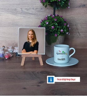 Bankacıya Hediye Fotoğraflı Dekoratif Taş, Ahşap Altlıklı Türk Kahvesi Fincanı Hediye (Model 2)