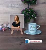 Bankacıya Hediye Fotoğraflı Dekoratif Taş, Ahşap Altlıklı Türk Kahvesi Fincanı Hediye (Model 2)