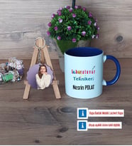 Laboratuvar Teknikeri Kupa Bardak Beyaz ve Fotoğraflı Ahşap Anahtarlık Hediye (Model 3)