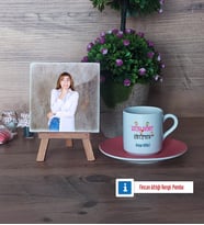 Sosyal Bilgiler Öğretmeni Fotoğraflı Dekoratif Taş, Ahşap Altlıklı Türk Kahvesi Fincanı Hediye (Model 6)