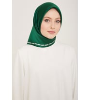 ARMİNE  90*90 İPEK EŞARP 9165D (SURA) E24YA9165D01 (Yeşil - Beyaz - Mavi - Kahve)