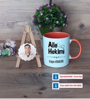Aile Hekimi Kupa Bardak Beyaz ve Fotoğraflı Ahşap Anahtarlık Hediye (Model 13)
