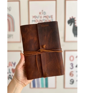 ALESTA LEATHER İsme Özel El Yapımı Hakiki Deri Kaplı El dikişi Defter (Koyu Taba)