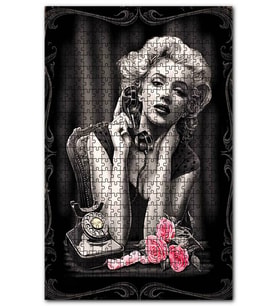 Cakapuzzle Telefonda Marilyn Monroe Görseli Puzzle Yapboz MDF (Ahşap) (1000 Parça)