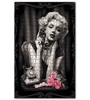 Cakapuzzle Telefonda Marilyn Monroe Görseli Puzzle Yapboz MDF (Ahşap) (1000 Parça)