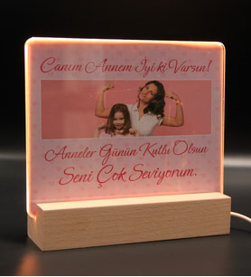 ANNELER GÜNÜ'NE ÖZEL IŞIKLI FOTOĞRAF ÇERÇEVESİ AHŞAP (Model 4)