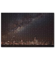 Cakapuzzle Şehrin Gece Manzarası ve Gökyüzünde Samanyolu  Puzzle Yapboz MDF (Ahşap) (1000 Parça)
