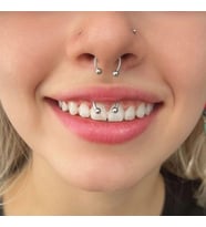 Cerrahi Çelik Ucu Toplu Burun Piercingi 8 mm Silver Renk (Gold)