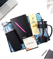 Kişiye Özel Siyah Defter & Gümüş Renk Detaylı Kalem & Özel Kılıflı 500Ml Su Matarası & Rebul Mandalina Kolonya & Siyah French Press Hediye Seti (Model 7)