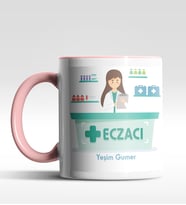 Kişiye Özel Eczacı Tasarımlı Siyah Kupa (Beyaz-Pembe)