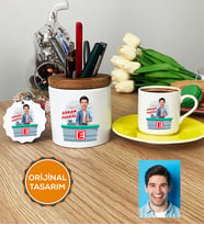 Kişiye Özel Karikatürlü Eczacı Hediye Seti Türk Kahvesi Fincanı, Kalemlik, Anahtarlık Erkek Ezacıya Tıp Bayramı Hediyesi (Sarı)