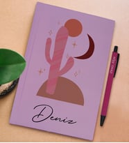BK Gift Kişiye Özel İsimli Lila Sert Kapaklı Defter ve Tükenmez Kalem Seti, Arkadaşa Hediye, Yeni İş Hediyesi, Doğum Günü Hediyesi (Model 12)