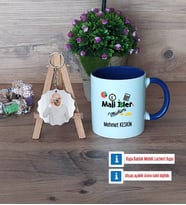 Mali İşler Müdürü Kupa Bardak Beyaz ve Fotoğraflı Ahşap Anahtarlık Hediye (Model 3)