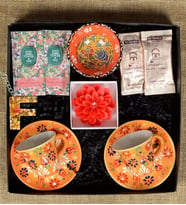 El Yapımı Çini Fincan & Çini Kase & Epoksi Harf Anahtarlık & Lotus Mum  & Kahve & Mendil & Hediye Seti (Turuncu)