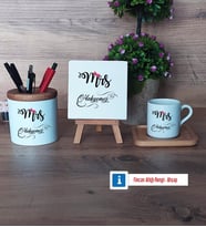 Eşe Hediye Mrs Hediye Seti Dekoratif Taş, Kalemlik, Ahşap Altlıklı Türk Kahvesi Fincanı Hediye Yıl Dönümü Hediyesi (Model 1)