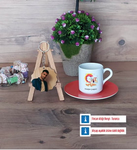 Grafiker Türk Kahvesi Fincanı Ahşap Altlıklı ve Fotoğraflı Ahşap Anahtarlık Hediye (Model 8)