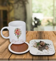 Kişiye Özel Tasarım Kupa Bardak Ve Fotoğraflı Ahşap Bardak Altlığı 99465 (Bordo)