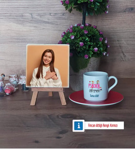 Psikoloji Öğretmeni Fotoğraflı Dekoratif Taş, Ahşap Altlıklı Türk Kahvesi Fincanı Hediye (Model 3)