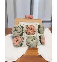 Güllü Ahşap Burslu Çanta,  Pastel Renklerde Gül Motifli El Çantası, Çiçekli Omuz Çantaları, Kemzey Handmade Çanta (Beyaz)