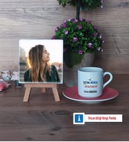 Sosyal Bilgiler Öğretmeni Fotoğraflı Dekoratif Taş, Ahşap Altlıklı Türk Kahvesi Fincanı Hediye Öğretmenler Günü Hediyesi (Model 6)