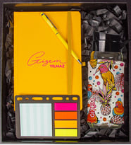 eJOYA Kişiye Özel Defter Kalem Matara Ve Mini Organizer Ofis Kırtasiye Hediye Kutusu 110342 (Sarı)