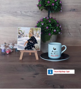 Arapça Öğretmeni Fotoğraflı Dekoratif Taş, Ahşap Altlıklı Türk Kahvesi Fincanı Hediye Öğretmenler Günü Hediyesi (Model 7)