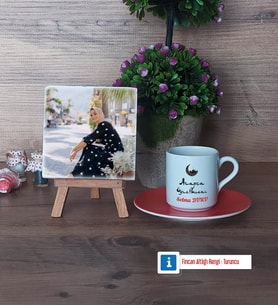 Arapça Öğretmeni Fotoğraflı Dekoratif Taş, Ahşap Altlıklı Türk Kahvesi Fincanı Hediye Öğretmenler Günü Hediyesi (Model 8)