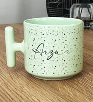 Kişiye Özel Yıldız Desenli İsimli Hediye Pastel T Kupa Doğum Günü Hediyesi (Yeşil)