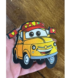 9X9 CM ÜTÜ İLE YAPIŞAN ŞİMŞEK MCQUEEN ARABA ARMA (Sarı)