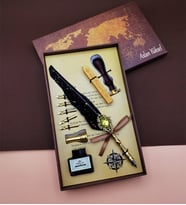 Kişiye Özel Tüylü, Mürekkepli, Mum Damgalı, Divit Hediye Seti & Kutulu Tüylü Kalem - Harita Ve Pusula Tasarımlı Kutu (Siyah)