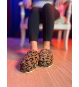 Peluş Rahat Leopar Desen Model Pofuduk Sessiz Taban Ev Terliği (Kahverengi)