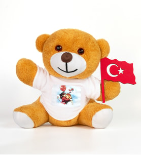 23 Nisan Kutlu Olsun Tişörtlü & Elinde Bayraklı Sevimli Ayıcık (Model 2)