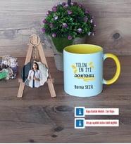 Doktor Kupa Bardak Beyaz ve Fotoğraflı Ahşap Anahtarlık Hediye (Model 7)