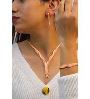Dorika Model El işi Gerdanlıklı 925 Ayar Gümüş Set Takımı (Rose)