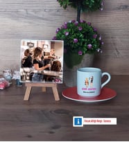 Kadın Kuaförü Fotoğraflı Dekoratif Taş, Ahşap Altlıklı Türk Kahvesi Fincanı Hediye (Model 8)