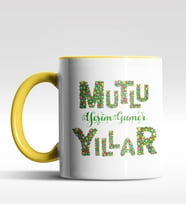 Kişiye Özel Mutlu Yıllar Text Tasarımlı Siyah Kupa (Sarı)