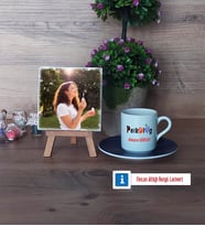 Psikolog Fotoğraflı Dekoratif Taş, Ahşap Altlıklı Türk Kahvesi Fincanı Hediye (Model 4)