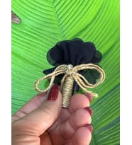 BOY7 CM İĞNELİ DAMAT YAKA ÇİÇEĞİ BROŞ GİYİM AKSESUARI (Siyah)
