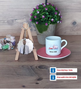 Fen ve Teknoloji Öğretmeni Türk Kahvesi Fincanı Ahşap Altlıklı ve Fotoğraflı Ahşap Anahtarlık Hediye (Model 6)