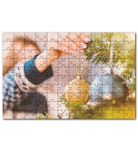 Cakapuzzle Yılbaşı Ağacını Süsleyen Kadın Eli Puzzle Yapboz MDF (Ahşap) (500 Parça)