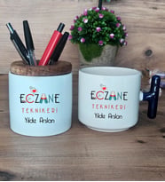 Eczane Teknikeri Hediye Sepeti Kupa Bardak T Kulplu, Kalemlik Hediyeleri Eczacılar Günü Tıp Bayramı Hediyesi (Model 2)