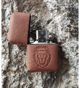 El Yapımı Hakiki Deri Kılıflı Zippo Çakmak (Kahverengi Açık)
