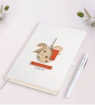 BK Gift Kişiye Özel 2024 Mutlu Yıllar Siyah Defter ve Kalem Hediye Seti-3 (Beyaz)