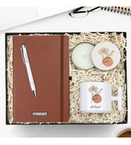 Kişiye Özel Defter & Beyaz Metal Kutulu Mum & Gümüş Renk Detaylı Beyaz Tükenmez Kalem & Kişiye Özel Fincan Hediye Seti (Model 8)