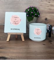 Dünyanın En Güzel Annesi Hediye Seti Kupa Bardak T Kulplu ve Dekoratif Taş Anneye Doğum Günü Anneler Günü Hediyesi (Model 6)