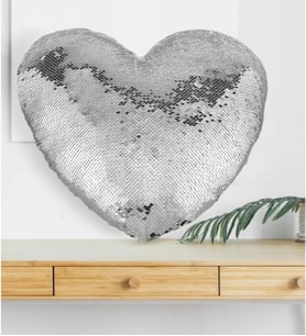 BK Gift Dekoratif Pullu Altın Yaldız Kalp Yastık, Ev Hediyesi, Dekoratif Hediye, Ev Dekorasyonu (Gümüş)