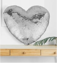 BK Gift Dekoratif Pullu Altın Yaldız Kalp Yastık, Ev Hediyesi, Dekoratif Hediye, Ev Dekorasyonu (Gümüş)