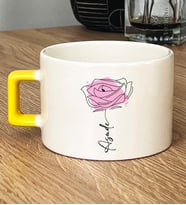 Kişiye Özel Gül ve İsim Yazılı Hediye Lüks Fincan Çiçek Desenli (Sarı)